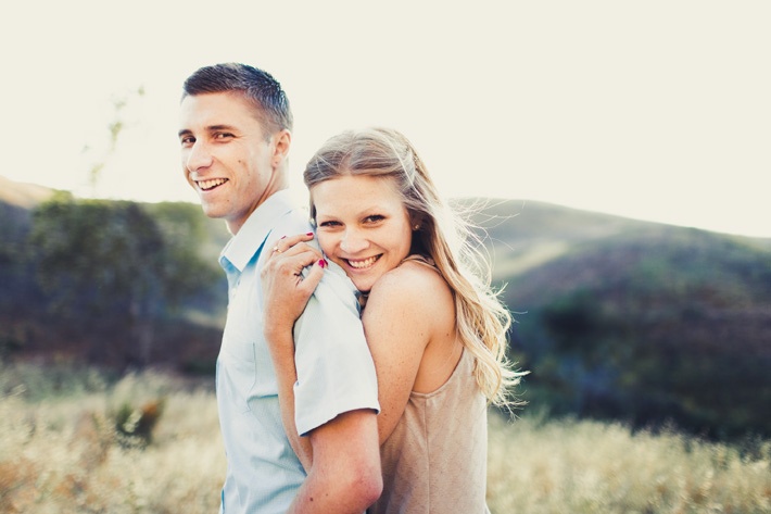 cute outdoor photo shoot ideas for couples